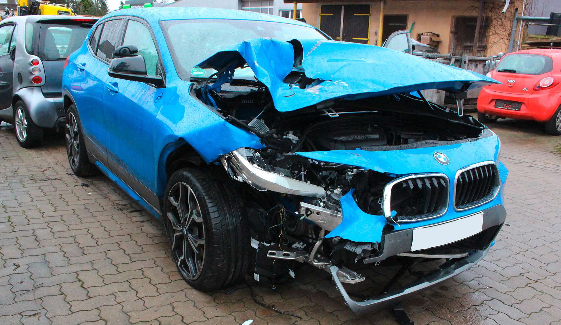 kaputter_BMW Gutachterzentrale Hannover kaputter BMW